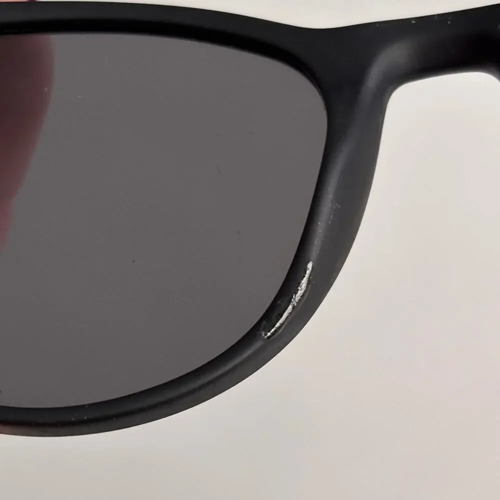 QUAY Australia Great Escape Polarized Sunglasses Matte Black Round Unisex 126mm